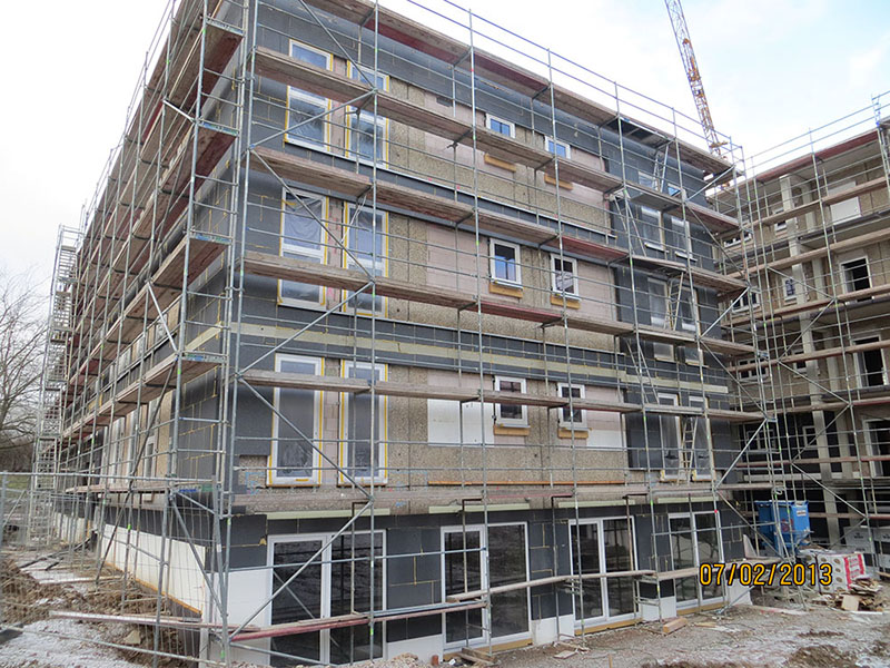 Umgestaltung einer Plattenbauschule zu einer altersgerechten Wohnanlage in Erfurt Heckenrosenweg