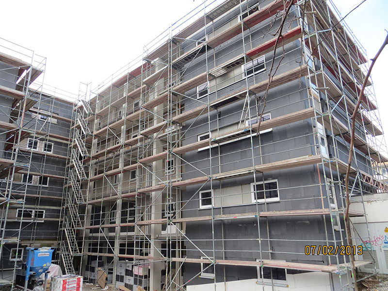 Umgestaltung einer Plattenbauschule zu einer altersgerechten Wohnanlage in Erfurt Heckenrosenweg