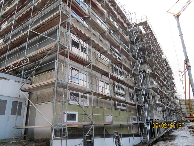 Umgestaltung einer Plattenbauschule zu einer altersgerechten Wohnanlage in Erfurt Heckenrosenweg